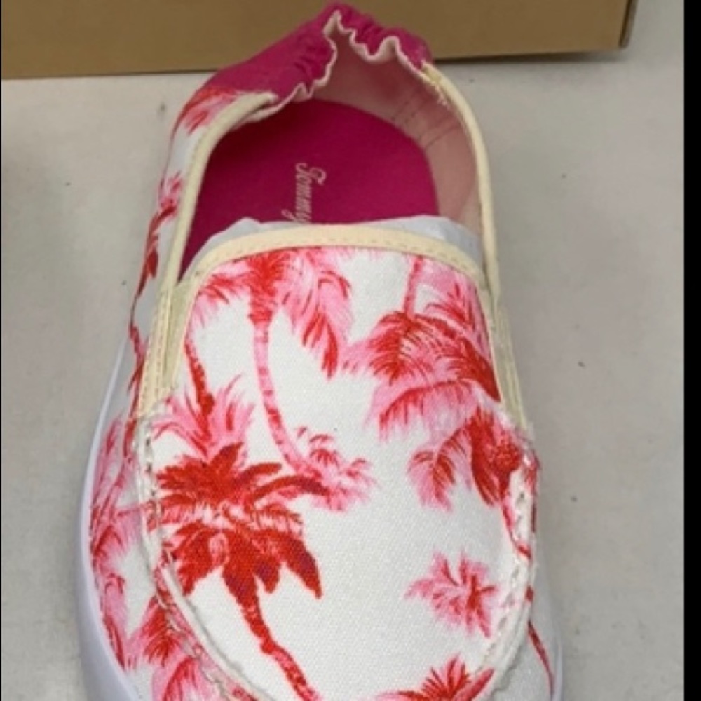 Tommy Bahama Women’s ElIna- Red Cherry Palms Low canvas Sneaker NIB